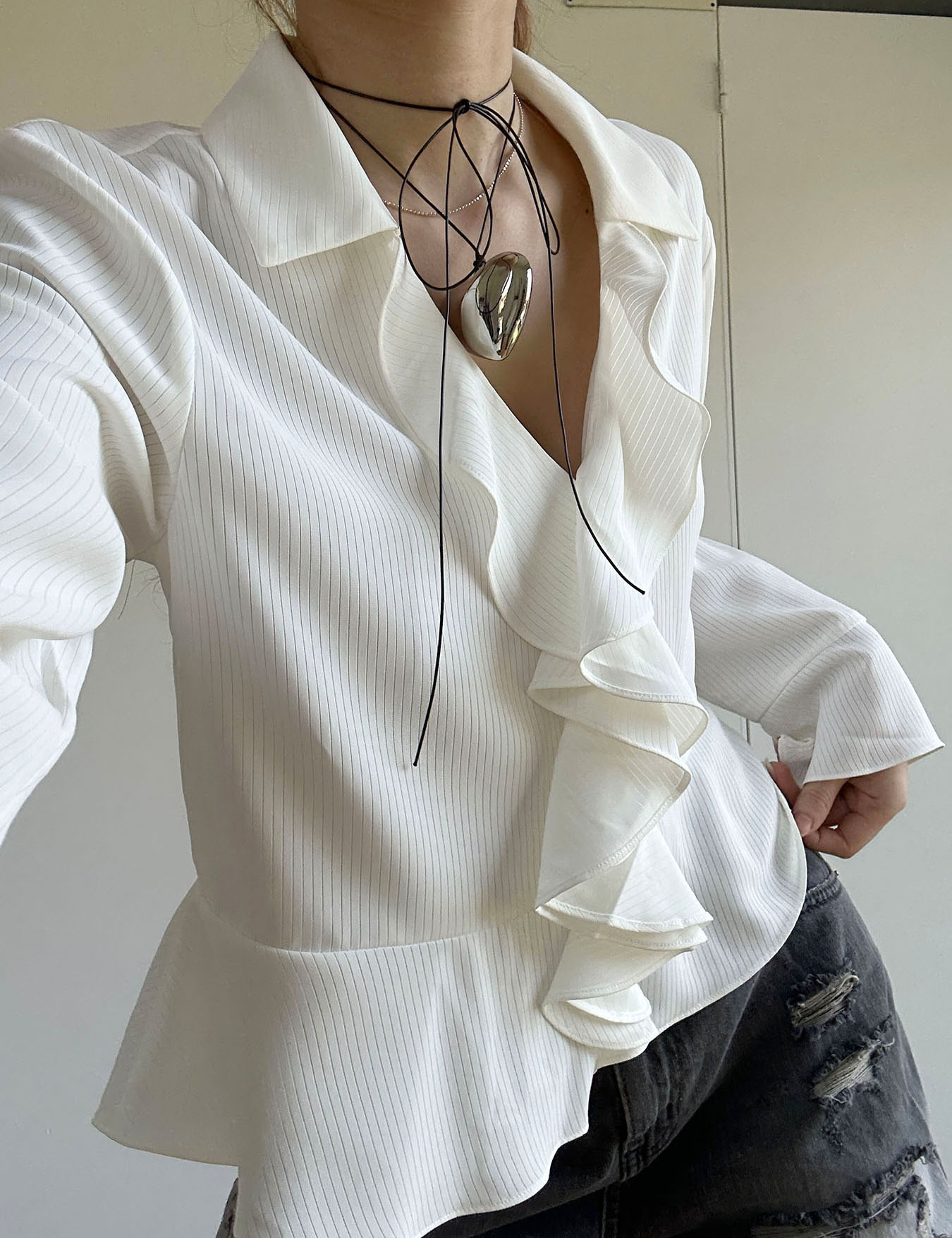 collar ruffle blouse (2color)